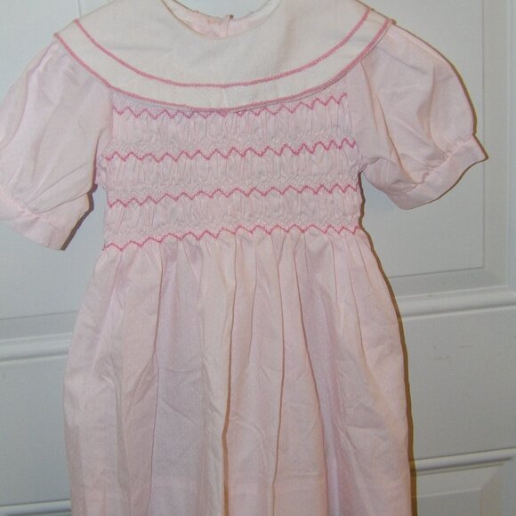 Girls Pink Smoked Dress Size 5 Vintage Winnie the Pooh - Picture 3 of 5